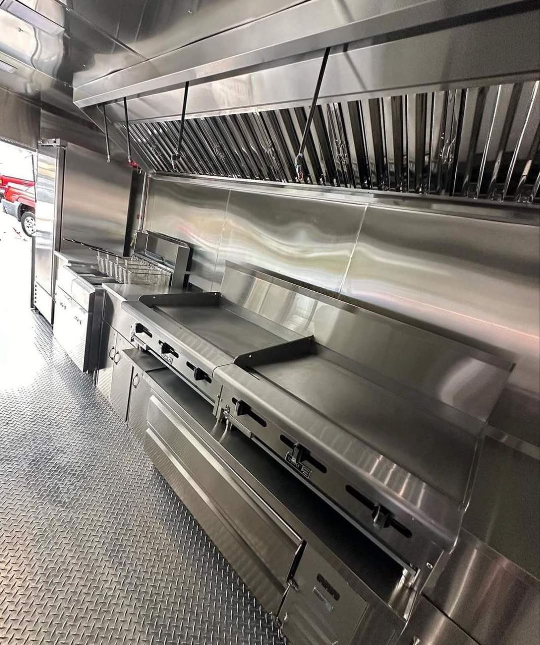 Custom 16ft food trailer - Image 4