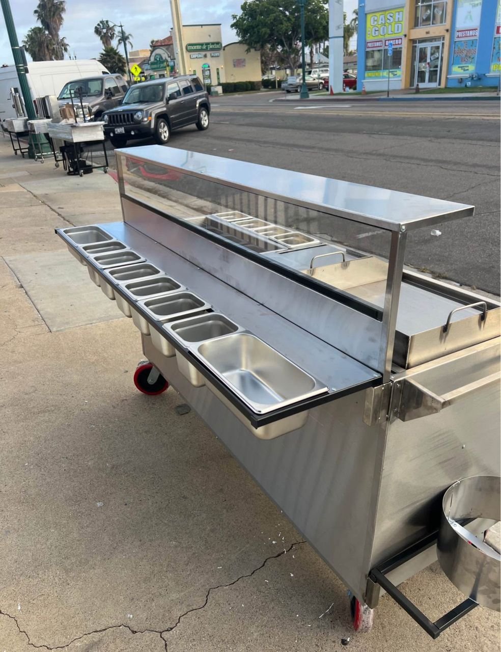 Frankie’s Hot Dog Cart - Image 5